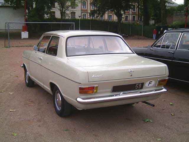 IMCDb.org: 1963 Opel Rekord [A] in "Hurra, die Schule brennt, 1969"